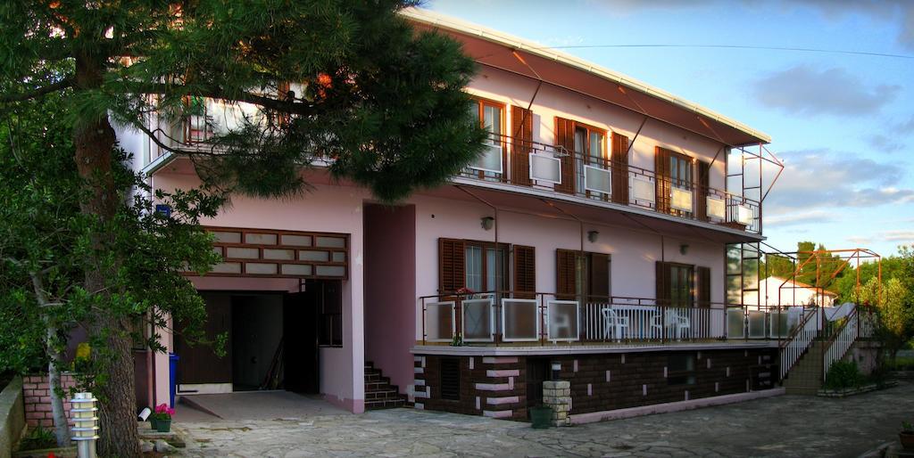Apartments And Rooms Mare-Monti Starigrad Exterior photo