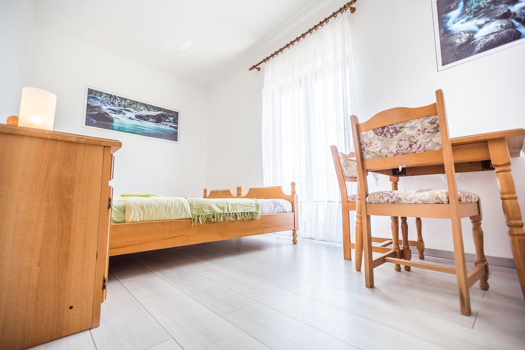 Apartments And Rooms Mare-Monti Starigrad Exterior photo