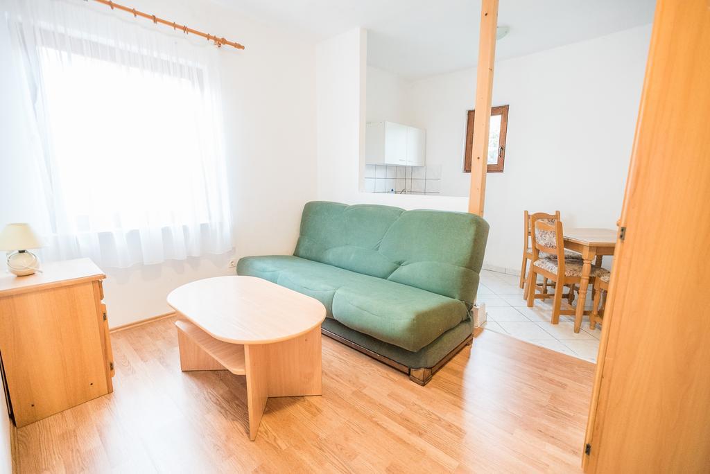 Apartments And Rooms Mare-Monti Starigrad Exterior photo
