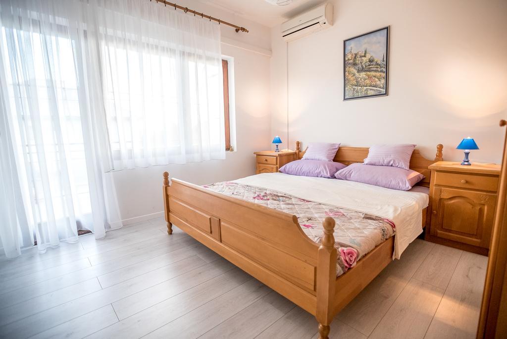 Apartments And Rooms Mare-Monti Starigrad Exterior photo