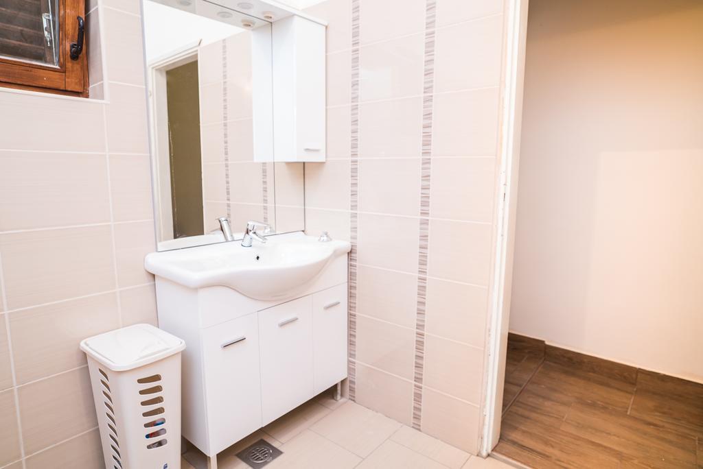 Apartments And Rooms Mare-Monti Starigrad Exterior photo